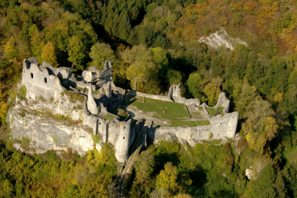 Activités Aqualodge - Les Ruines de Montaigle